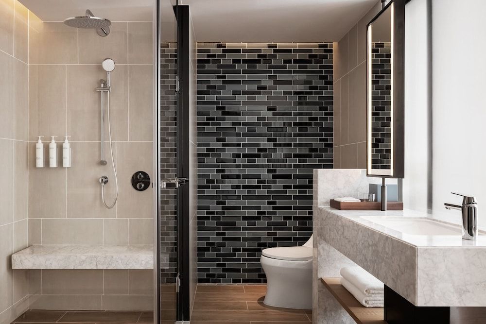 Fairfield By Marriott Phnom Penh Standard Room, 1 King Bed 4