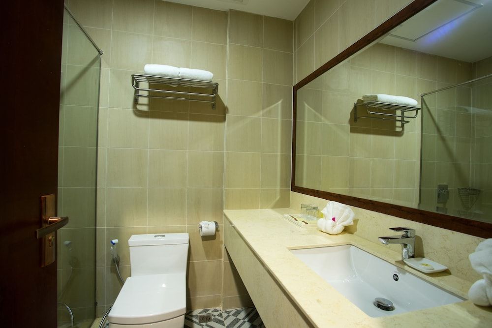 La Renaissance Boutique Luxury Twin Room, Garden View 8