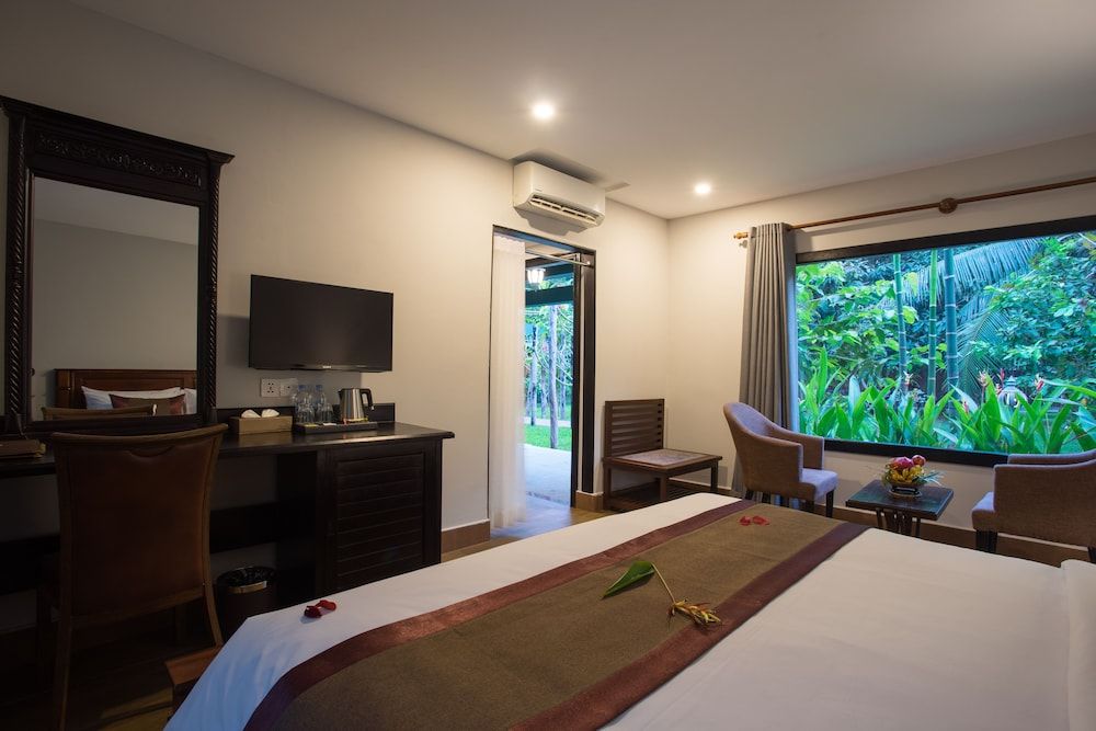 La Renaissance Boutique Luxury Family Villa Connecting, Garden View 3