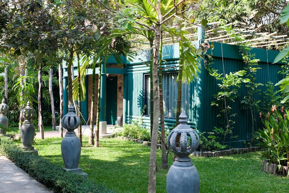 undefined La Renaissance Boutique 6