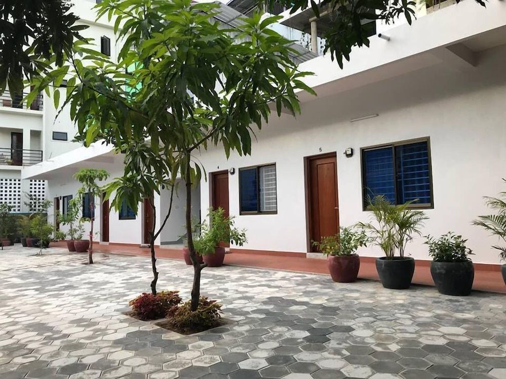 undefined MN Apartment 5