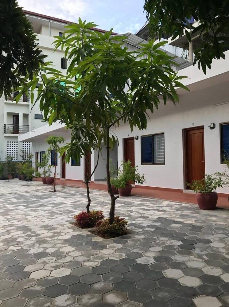 undefined MN Apartment 6