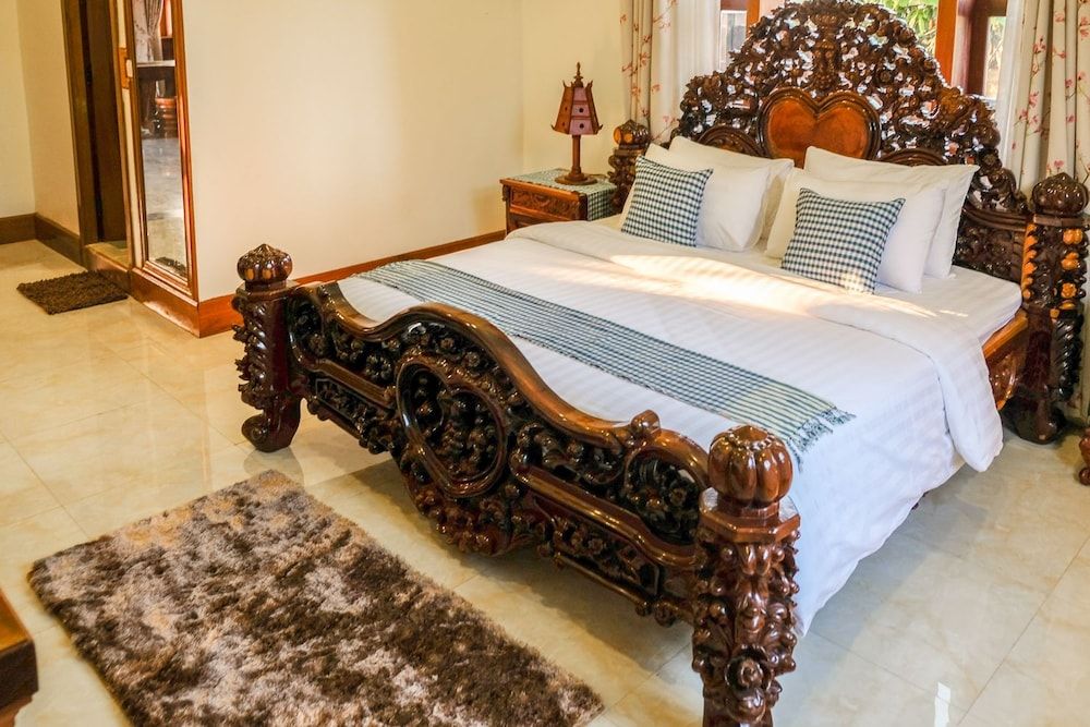 Double Room, 1 King Bed, Garden View