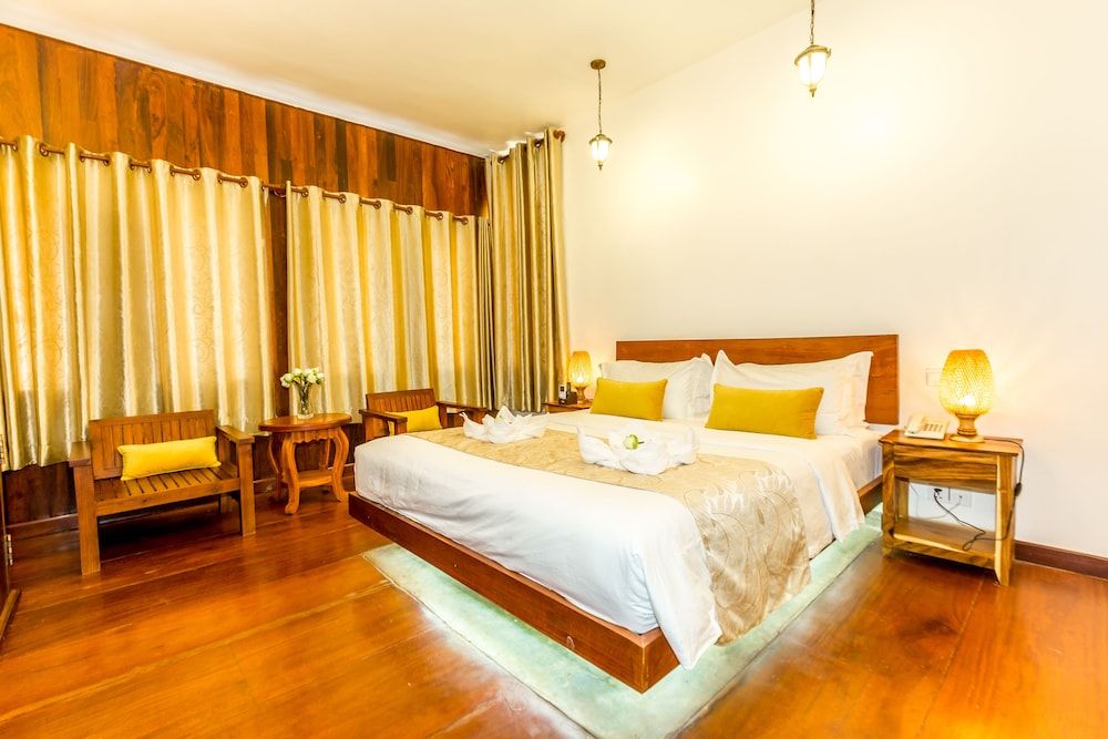 Sambath Reach D' Angkor Hotel Queen Room 3