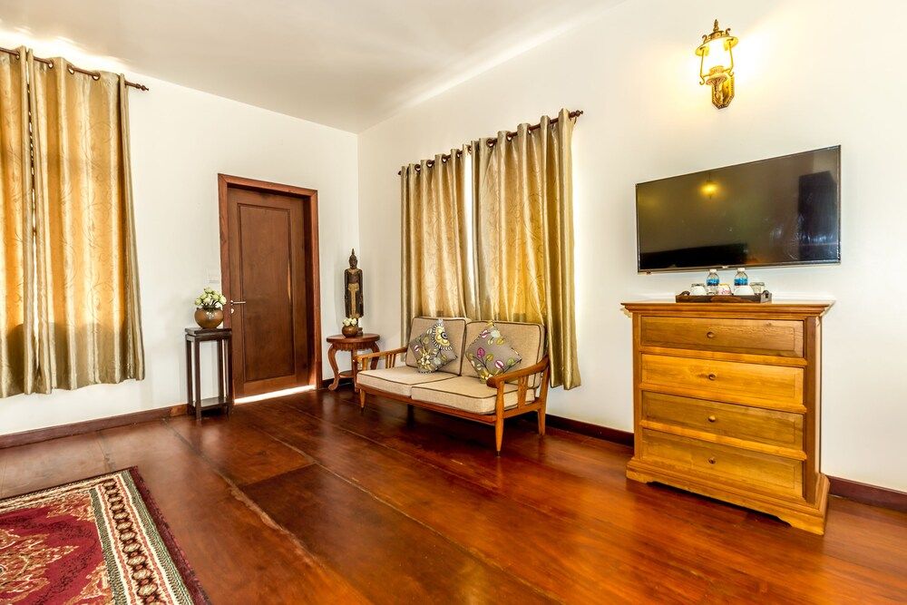 Sambath Reach D' Angkor Hotel Family Room 4
