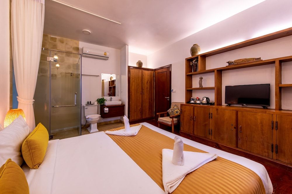 Sambath Reach D' Angkor Hotel Queen Room 11