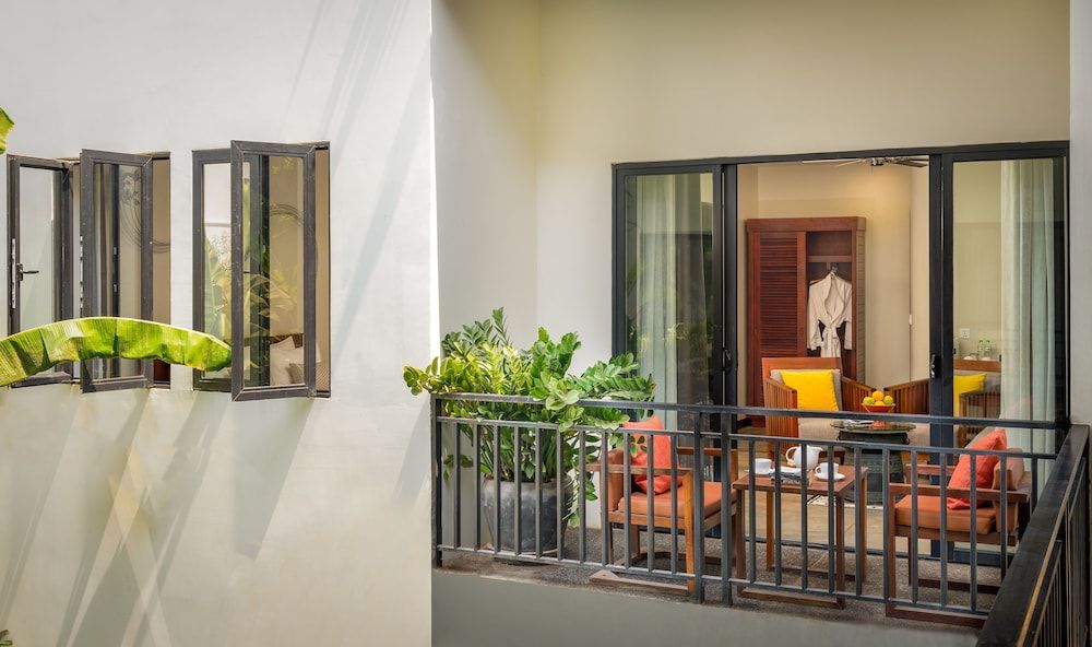 Silver Smith Residence Mini Suite, Pool View 4