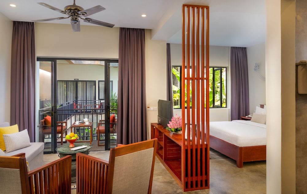 Silver Smith Residence Mini Suite, Pool View 3