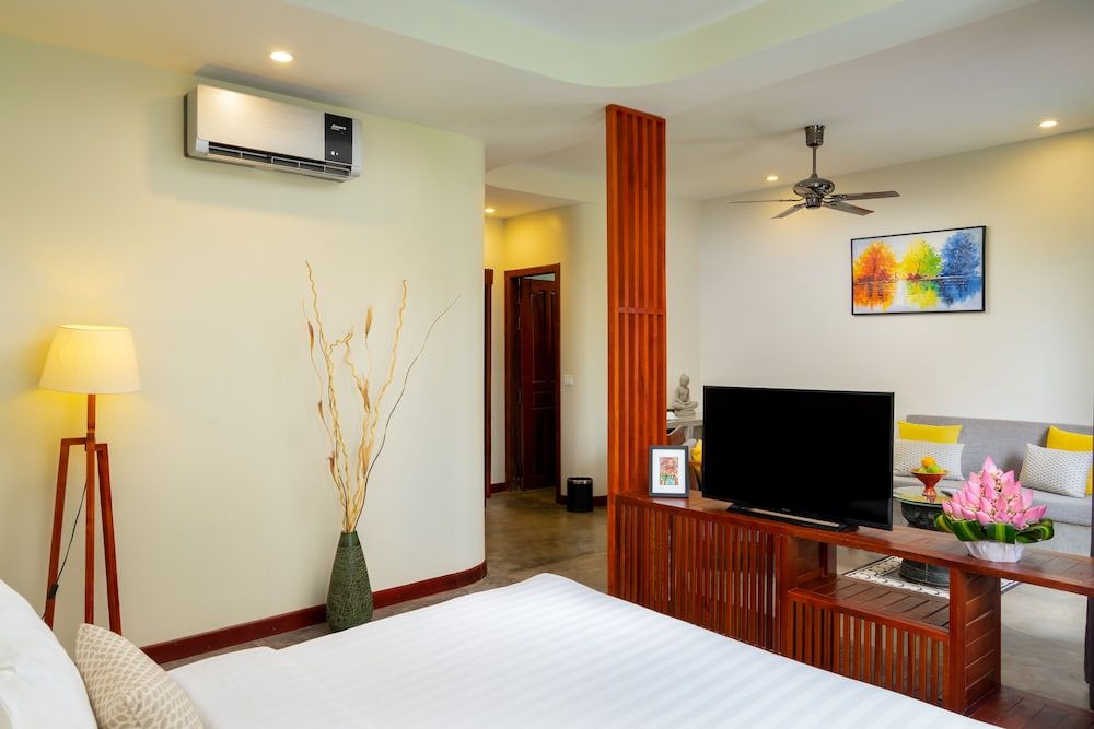 Silver Smith Residence Mini Suite, Pool View 2