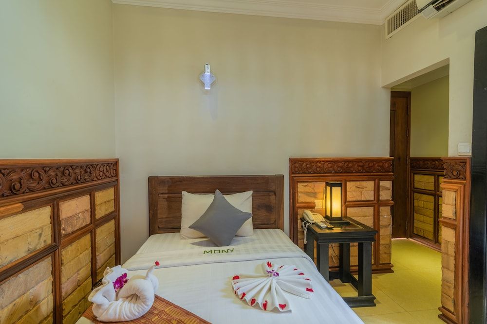 160 Angkor Villa Deluxe Single Room
