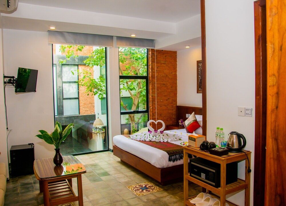 1004 Boutique Hotel Standard Double Room, 1 King Bed 4