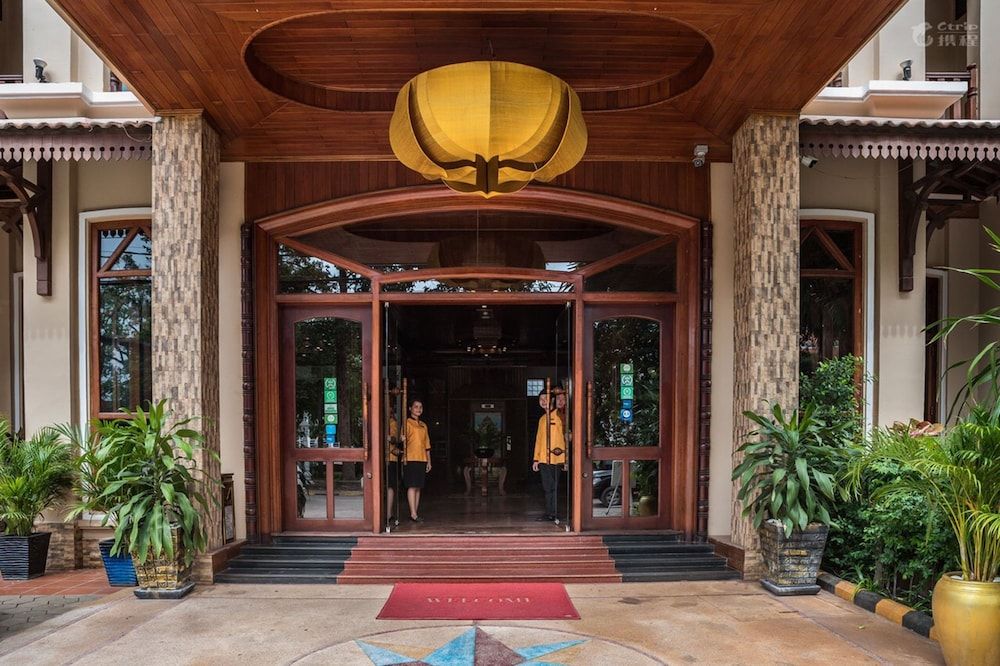 undefined Pierre Hotel 7