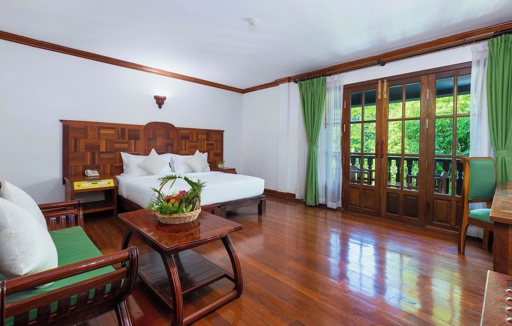 Pierre Hotel Deluxe Double with River View 4