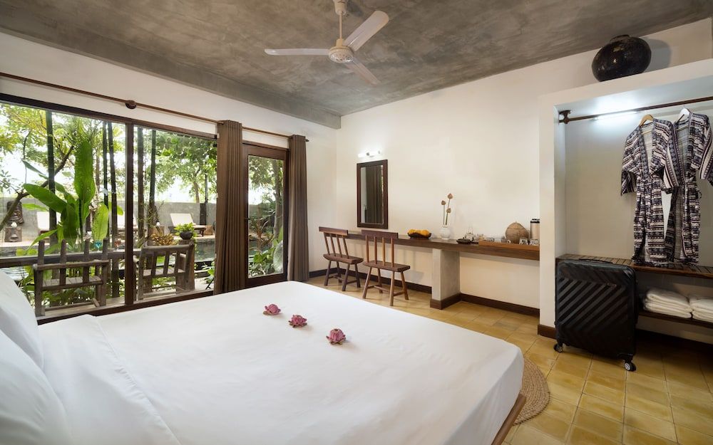 The Nature Deluxe Double Room with Pool View 7