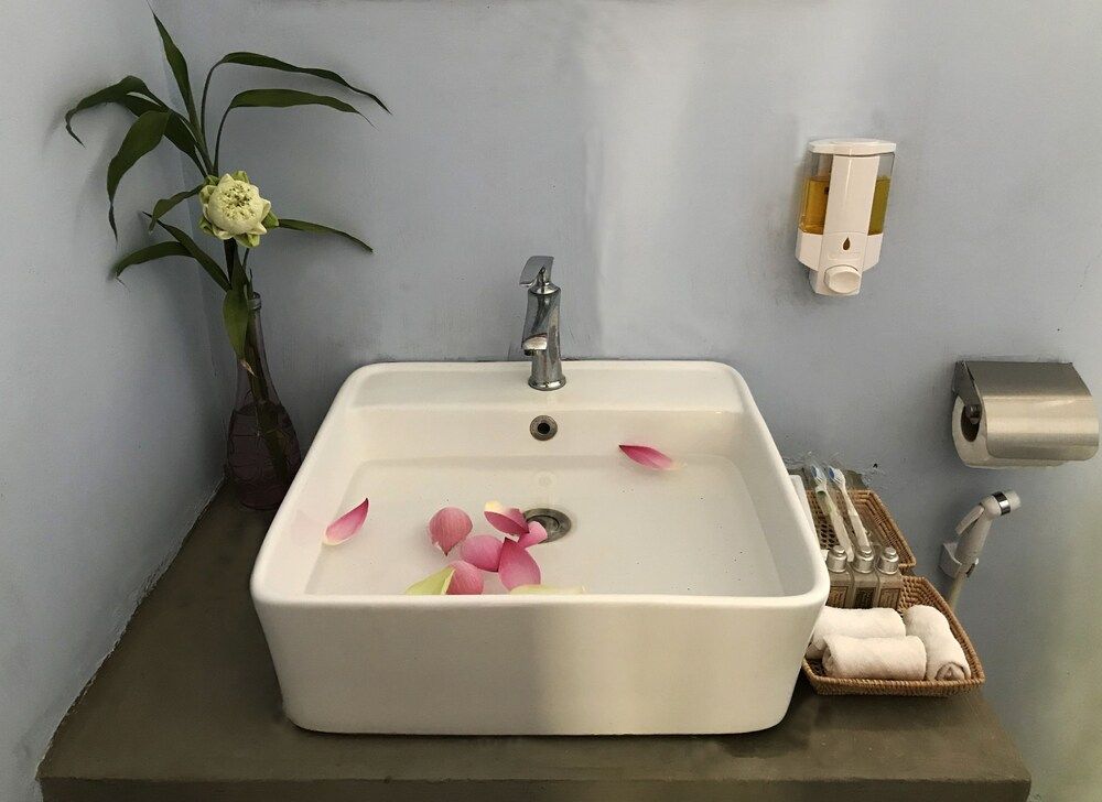 Golden Ganesha Villa - Hostel Standard Double Room, 1 King Bed, Non Smoking 2