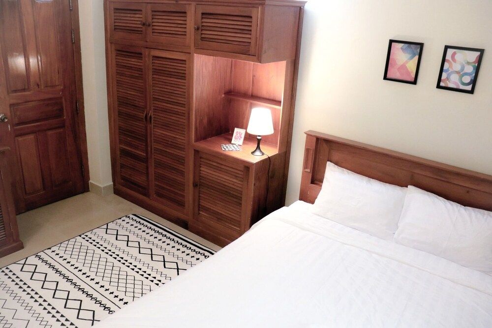 undefined HipLivin 5