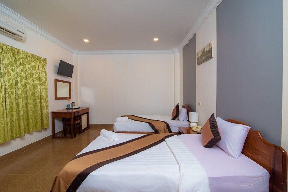 undefined Moonlight Inn Boutique