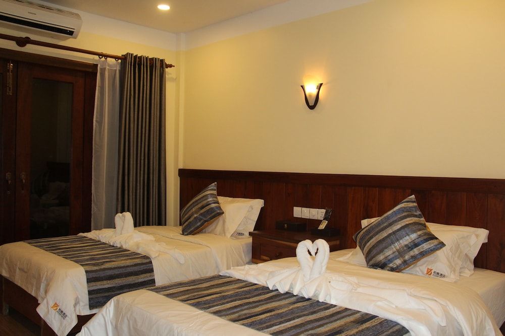 undefined Poyer Hotel 9