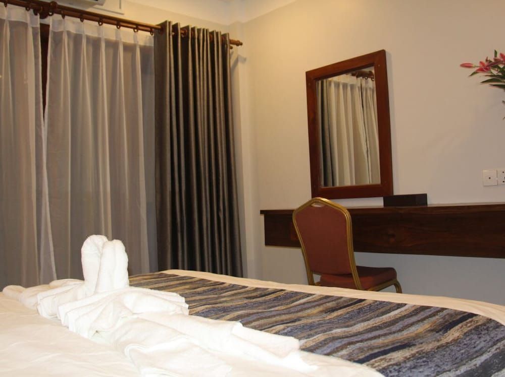 undefined Poyer Hotel 7