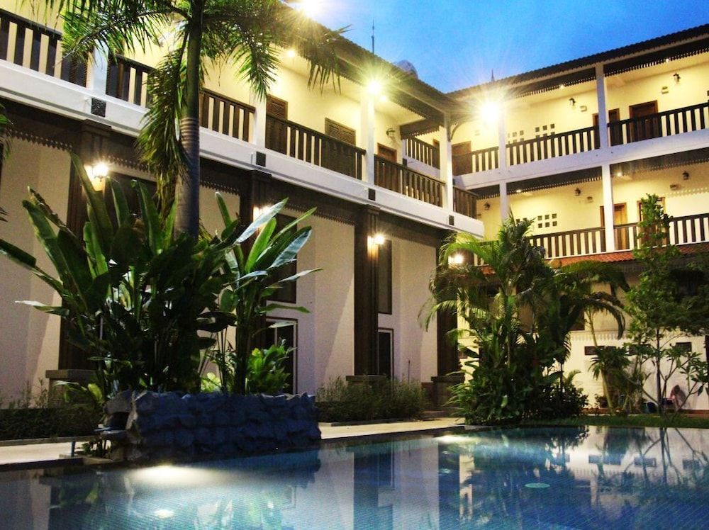 undefined Poyer Hotel