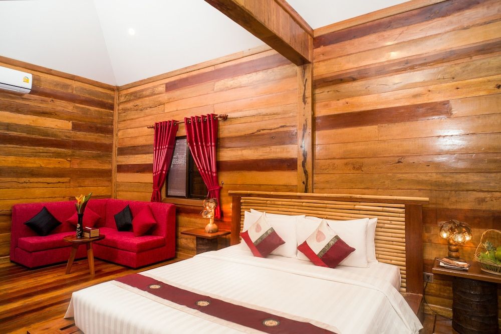 Floating Khmer Village Resort Floating Family Bungalow Private Pool 2