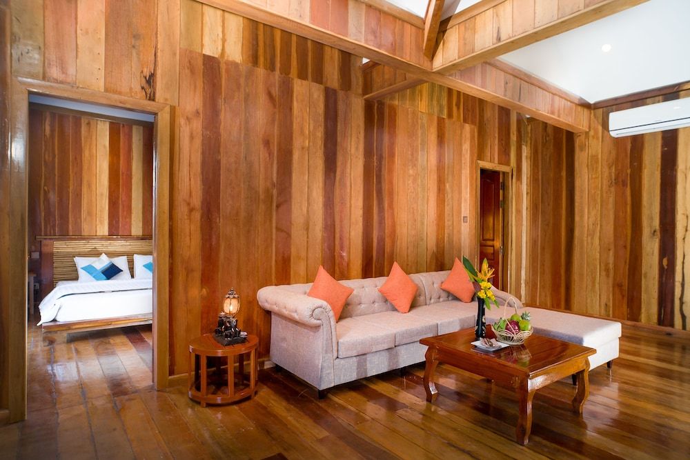 Floating Khmer Village Resort Floating Family Bungalow Private Pool 4