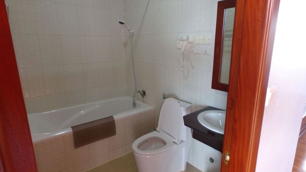 The Mansion - Siem Reap Deluxe Double Room with Terrace 4