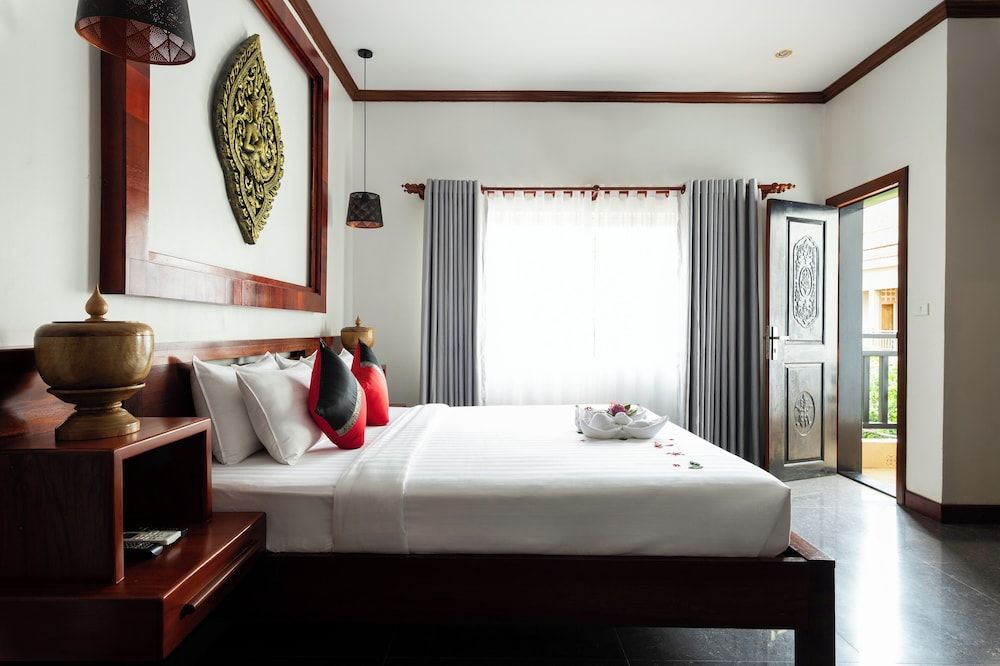 Peak Elite Boutique Deluxe Double Room 3