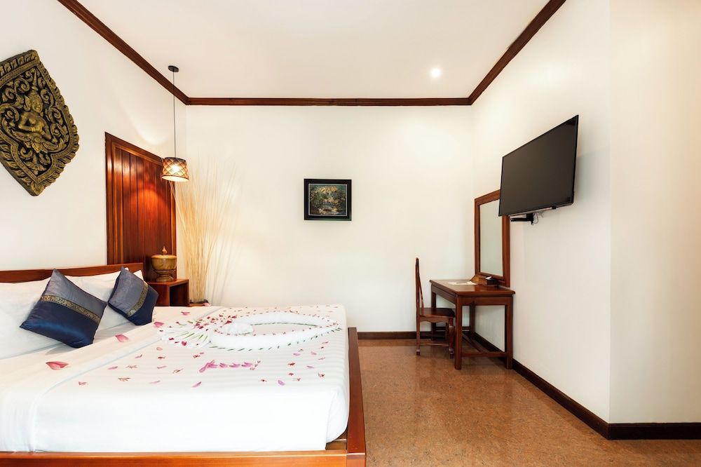 Peak Elite Boutique Deluxe Double Room 7