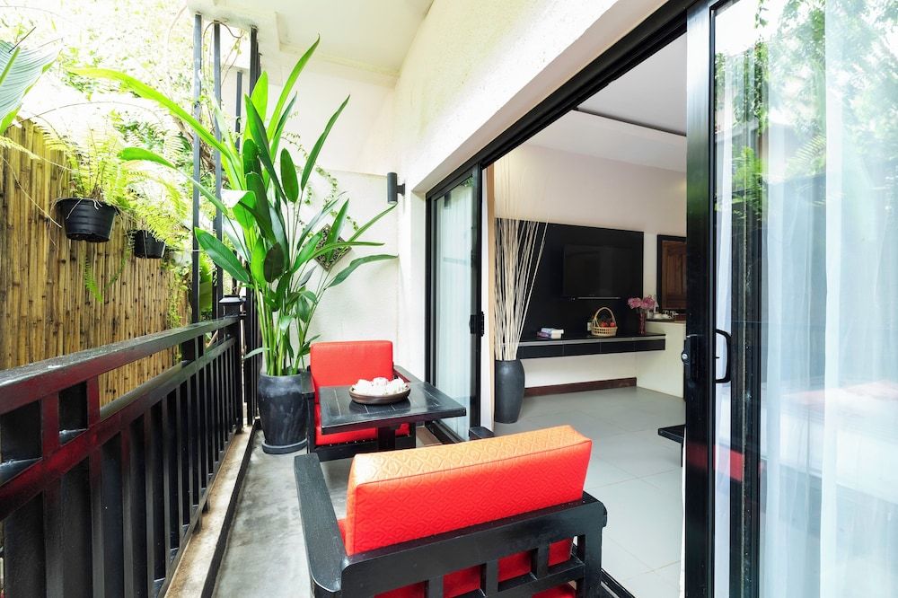 Peak Elite Boutique Deluxe Double Room 9