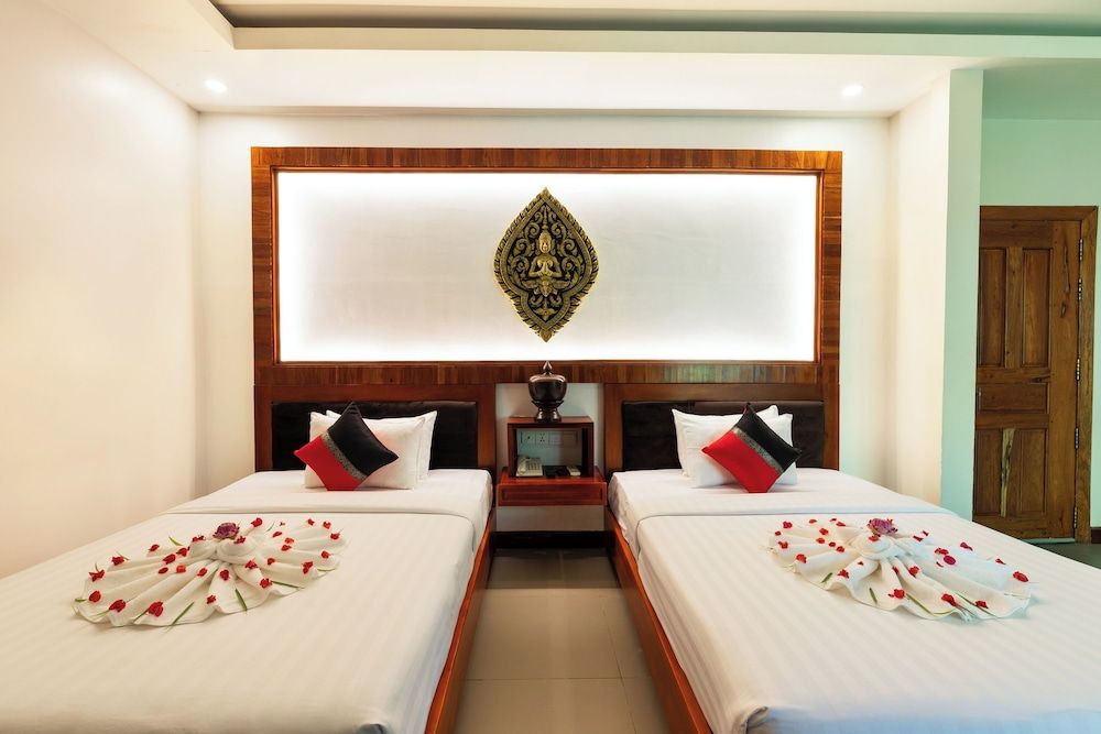 Peak Elite Boutique Deluxe Twin Room 3