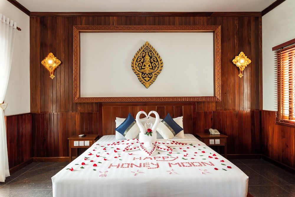 Landmark Room