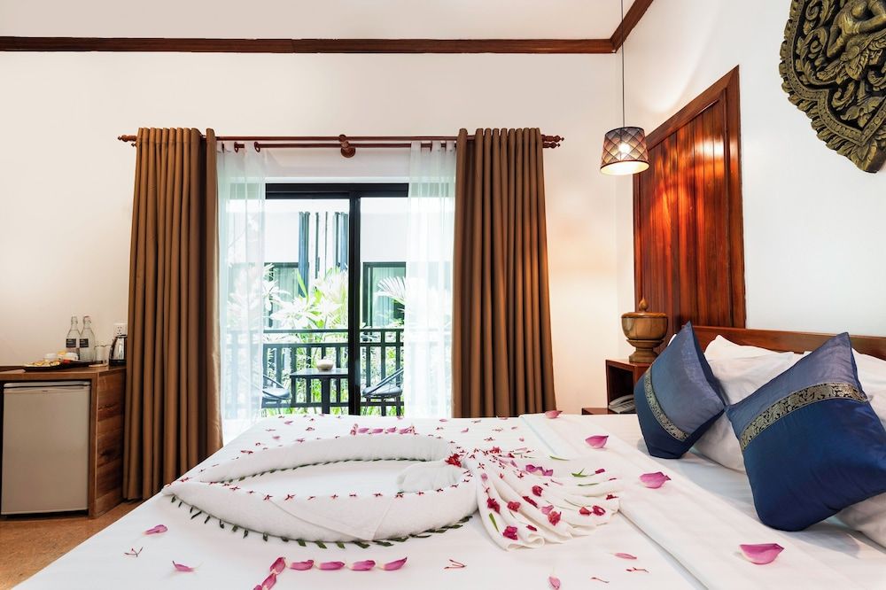 Peak Elite Boutique Deluxe Double Room 6