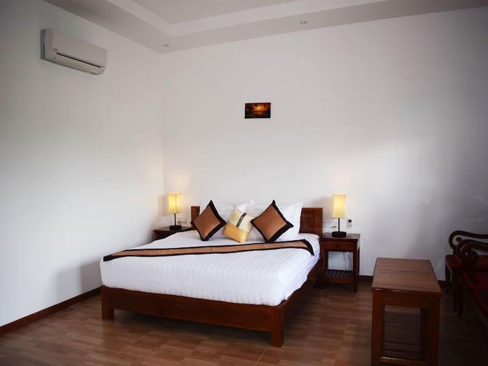 Crystal Hotel Superior Twin Room 13