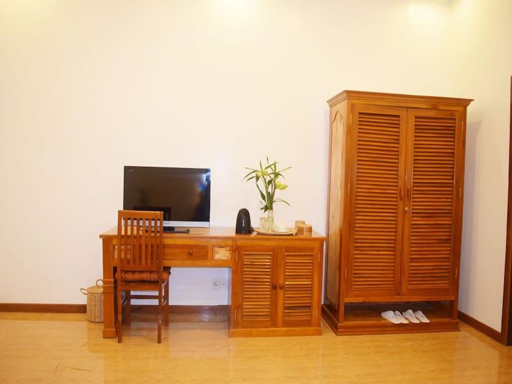 Crystal Hotel Superior Twin Room 14