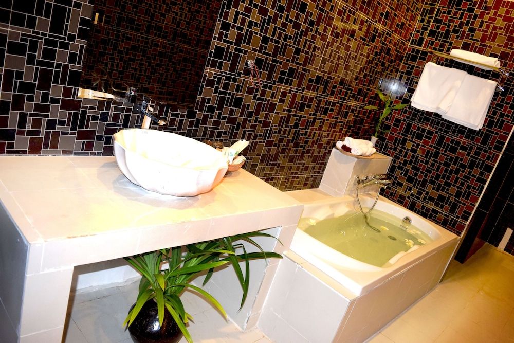 Crystal Hotel Superior Twin Room 31