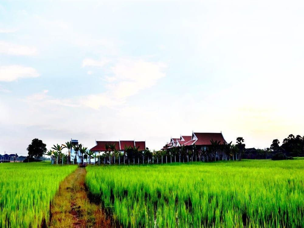 undefined Crystal Hotel 9