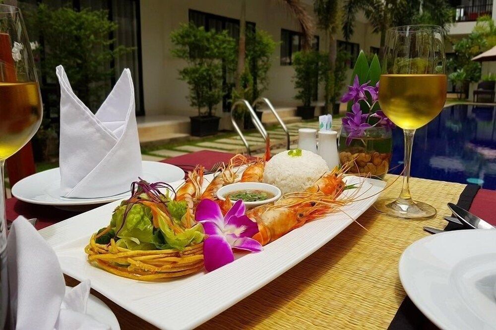 undefined Crystal Hotel 6