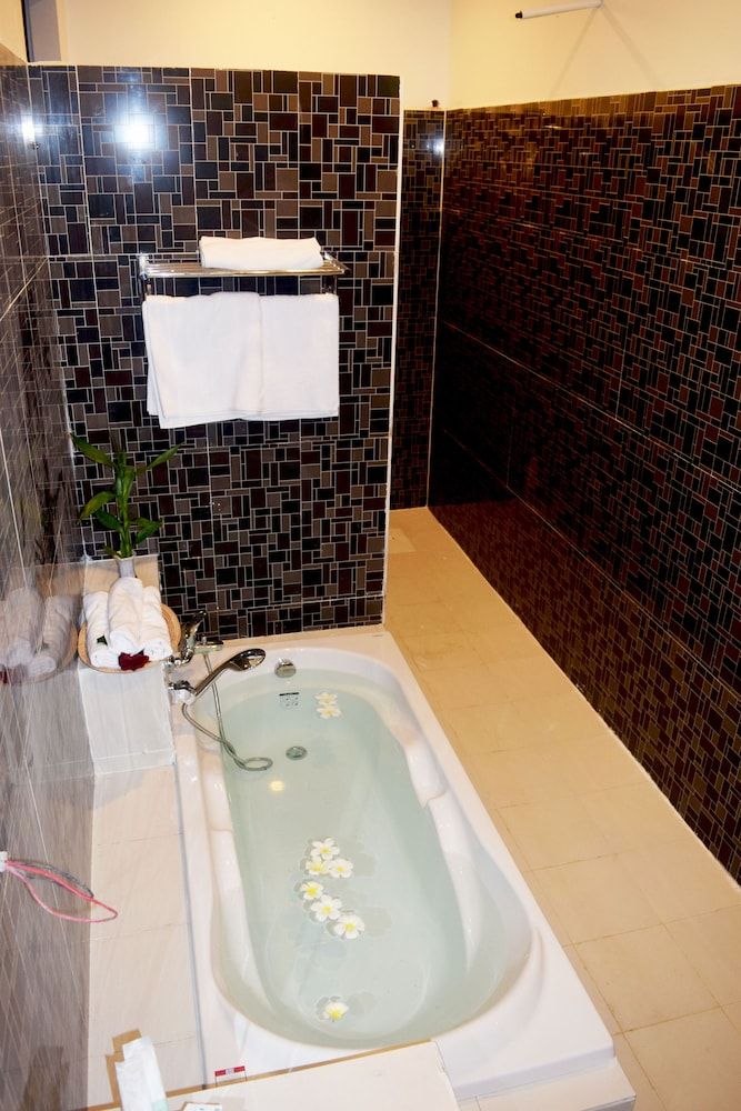 Crystal Hotel Superior Twin Room 32