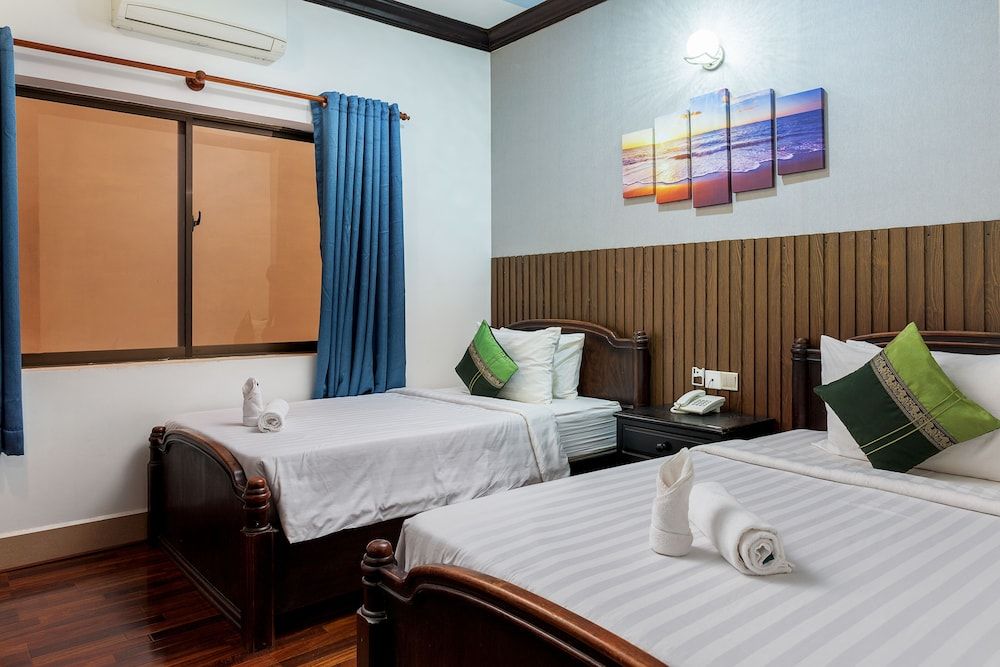 Deluxe Twin Room (Free Bus Station Pick Up)