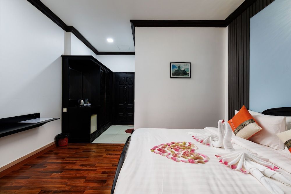 Siem Reap Urban Boutique Hotel Deluxe Double Room (Free Bus Station Pick Up) 4