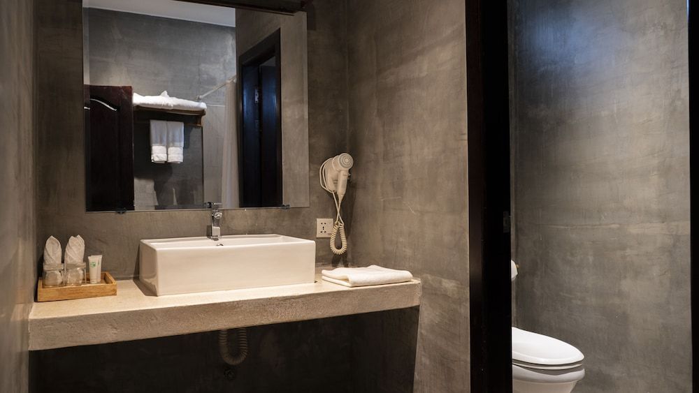 Grange Standard Room 7