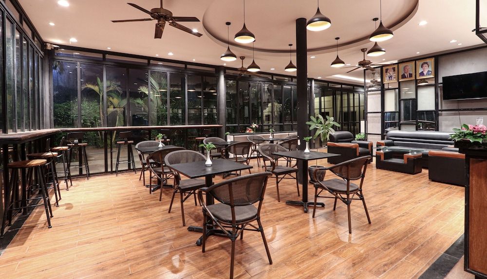 undefined The Garden Park by Lucky Courtyard 8