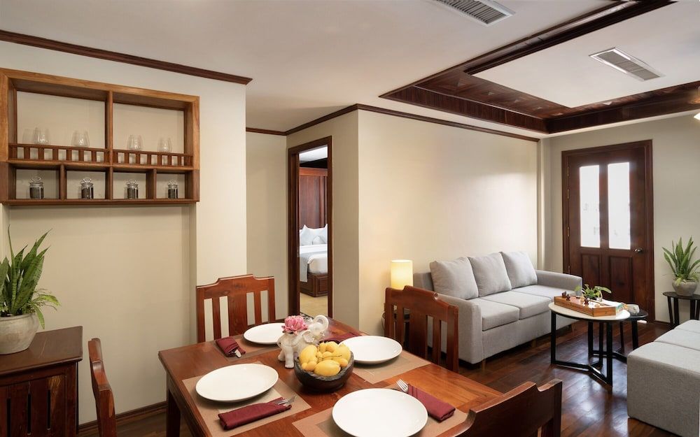 undefined The Elephant