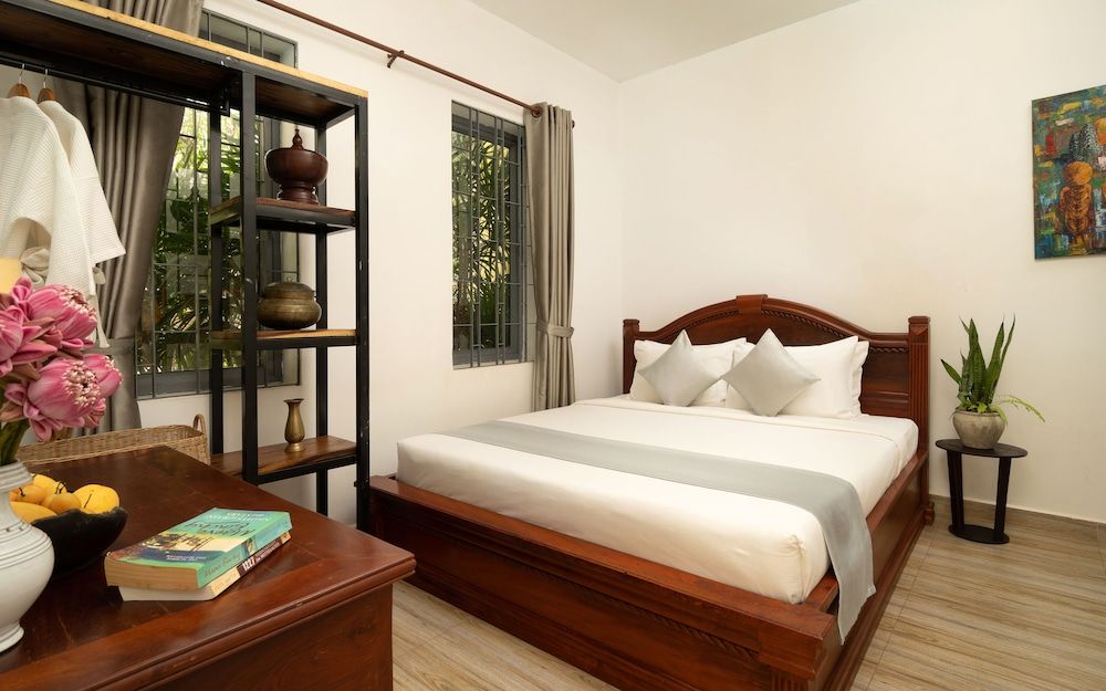 undefined The Elephant 9