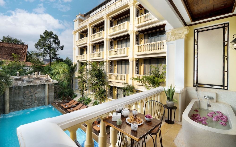 undefined The Elephant 2