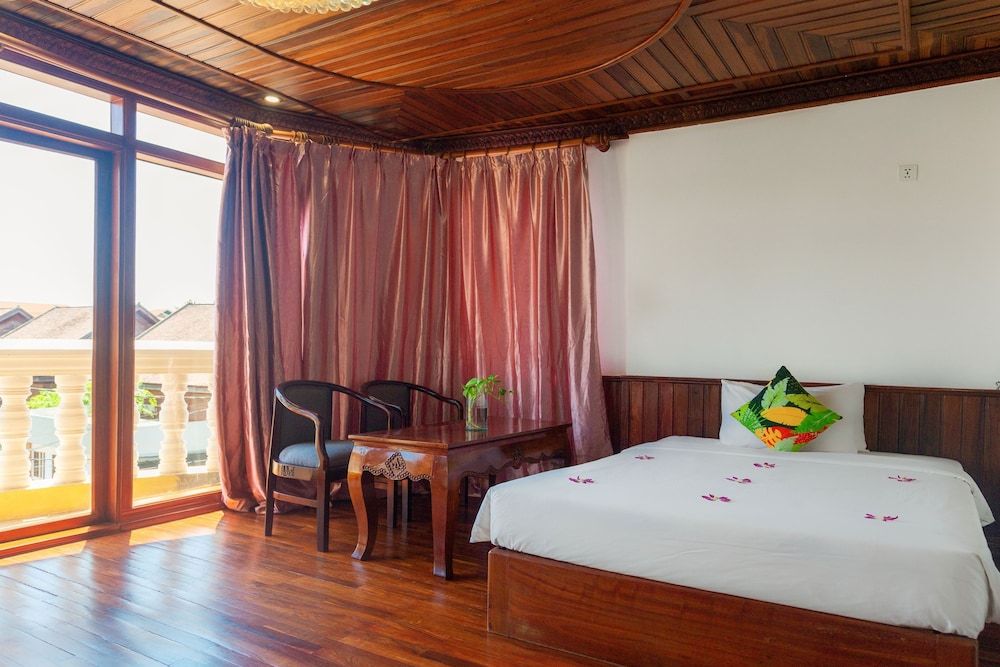 Angkor Land Urban Boutique Family Double Room, City View 4