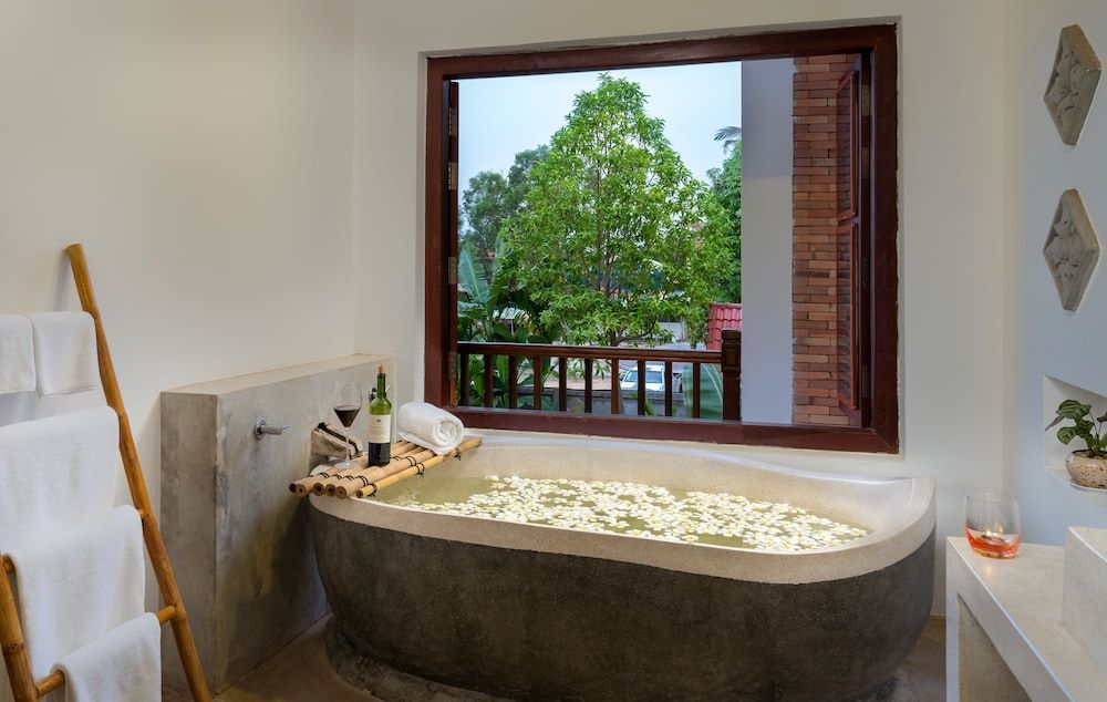 Bopha Watbo Residence Suite Room Pool View 13