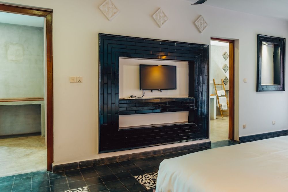 Bopha Watbo Residence Suite Room Pool View 3