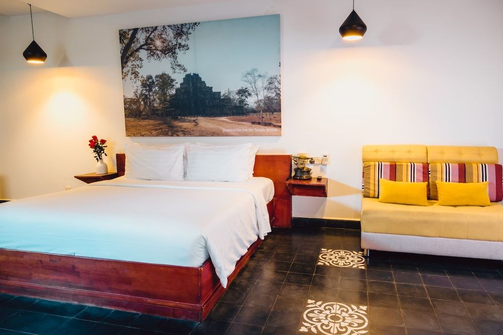 Bopha Watbo Residence Suite Room Pool View 10